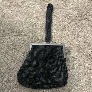 Cute bedazzled black hand bag!